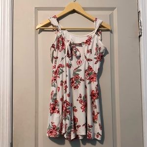 ⭐️H&M Divided Cut-Out Flower Design Dress⭐️